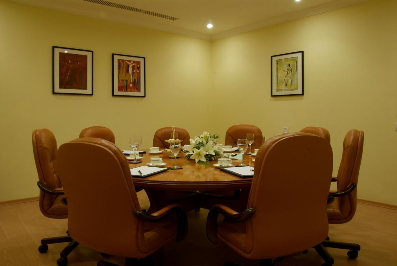 Taj Deccan Hyderabad Exterior photo